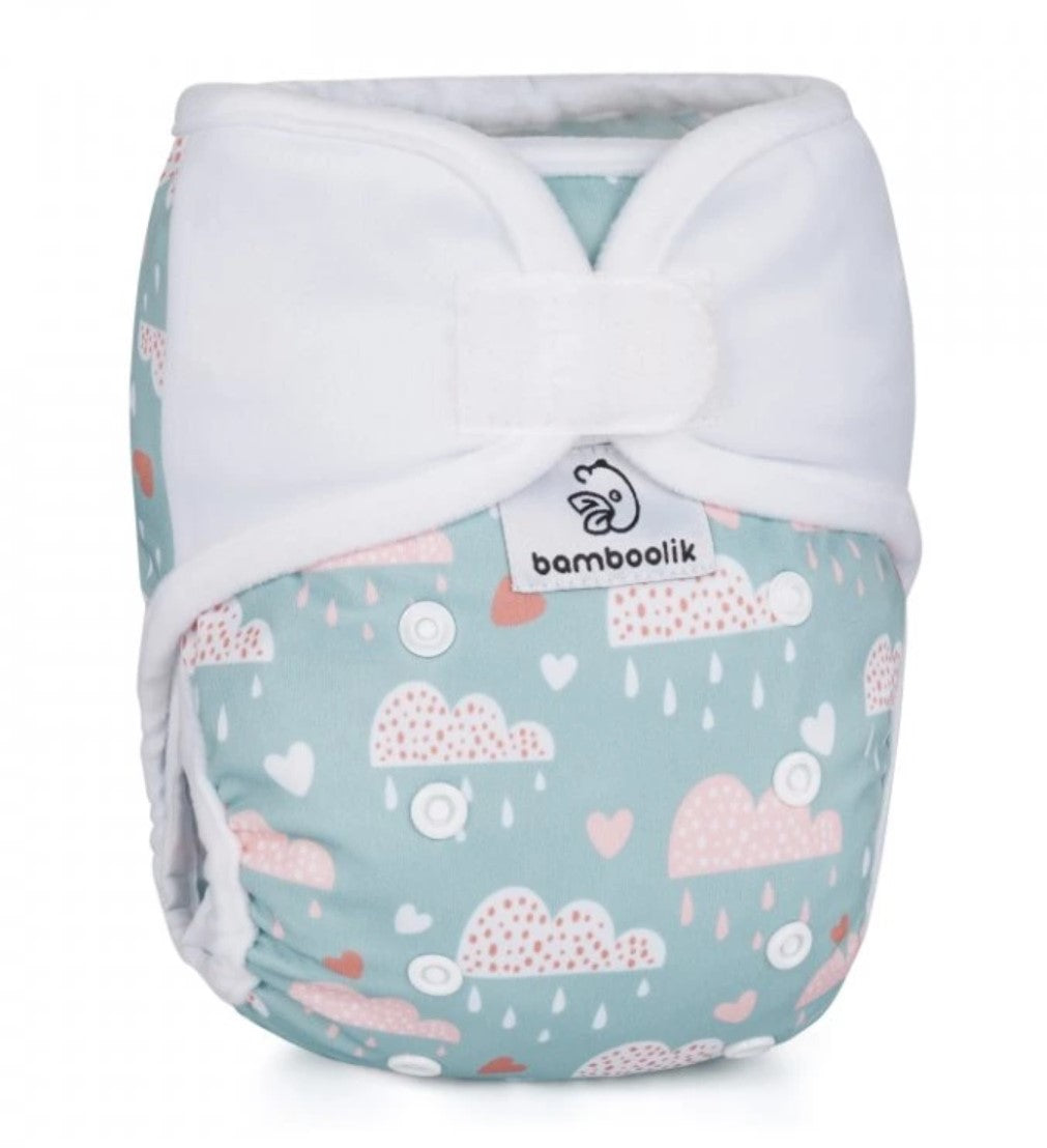 Bamboolik Velcro One Size (OS) Stoffwindel Überhose – Wolken