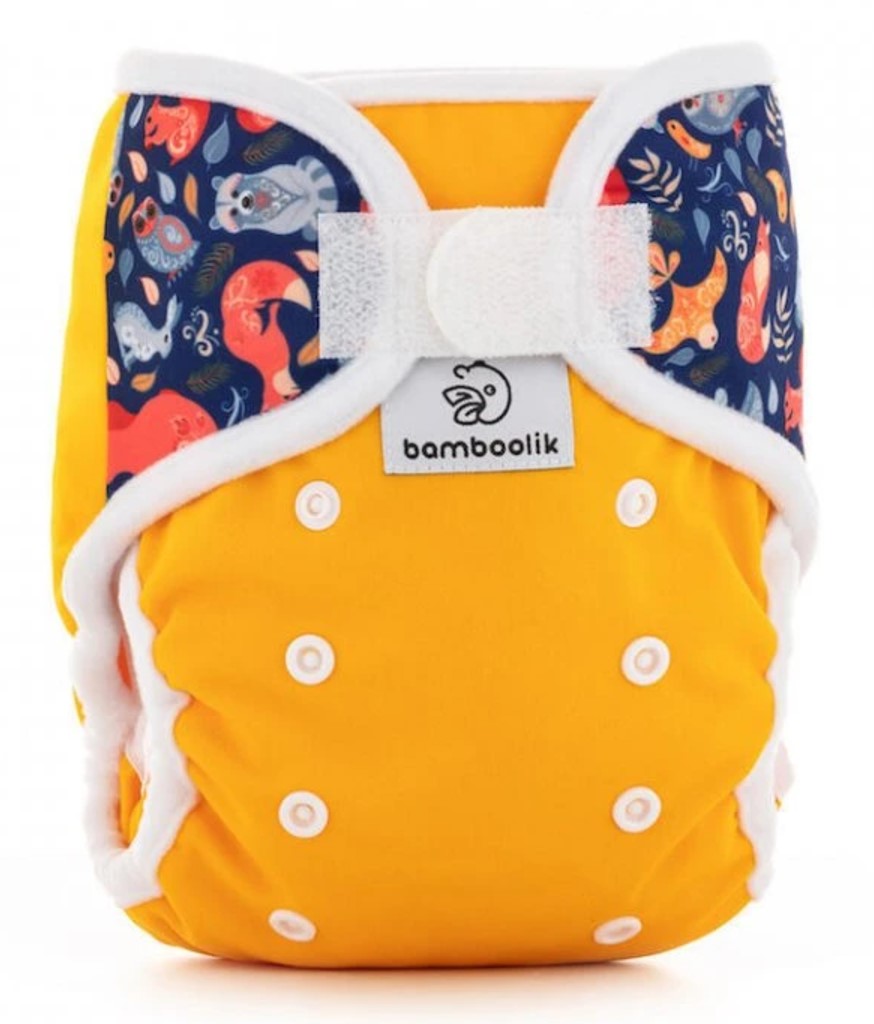 Bamboolik tépőzáras egyméretes (OS=OneSize) dupla combgumis pelenkakülső - több színben és mintával